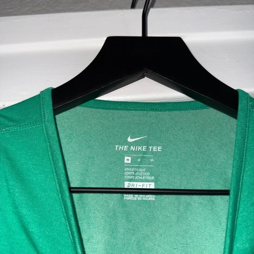 Nike NWOT Women’s Green Dri-Fit Tank Top